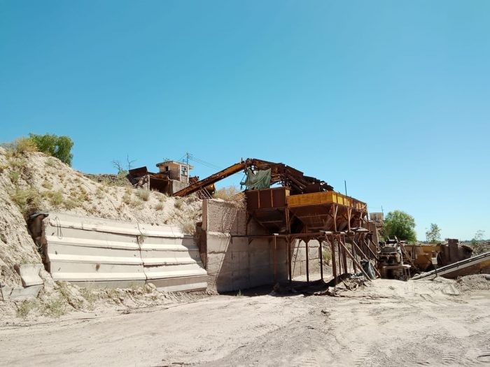 La Policía Ambiental Minera inspeccionó 17 yacimientos ordenando el cese a dos  