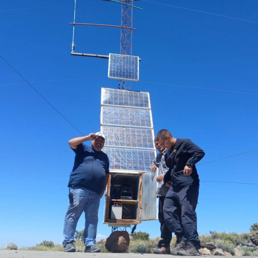   Repararon y pusieron a punto la Repetidora VHF Las Yeguas