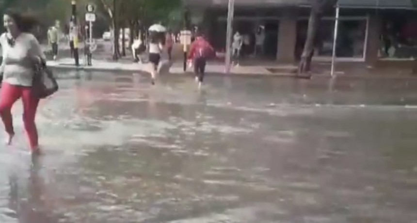 El tiempo este viernes: cálido y con tormentas