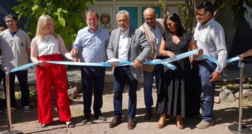 Cornejo re-inauguró Centro de Atención Primaria de Salud en Valle Grande