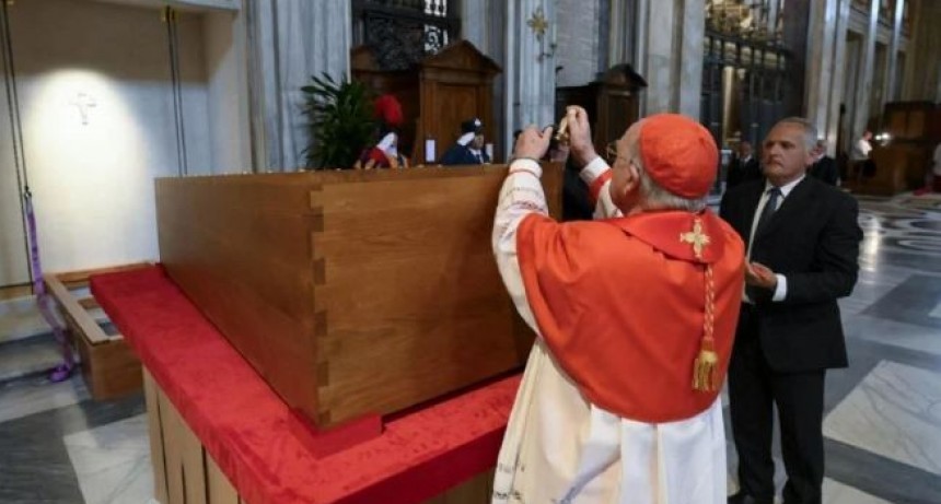 Los restos del Papa Francisco ya descansan en Santa María la Mayor