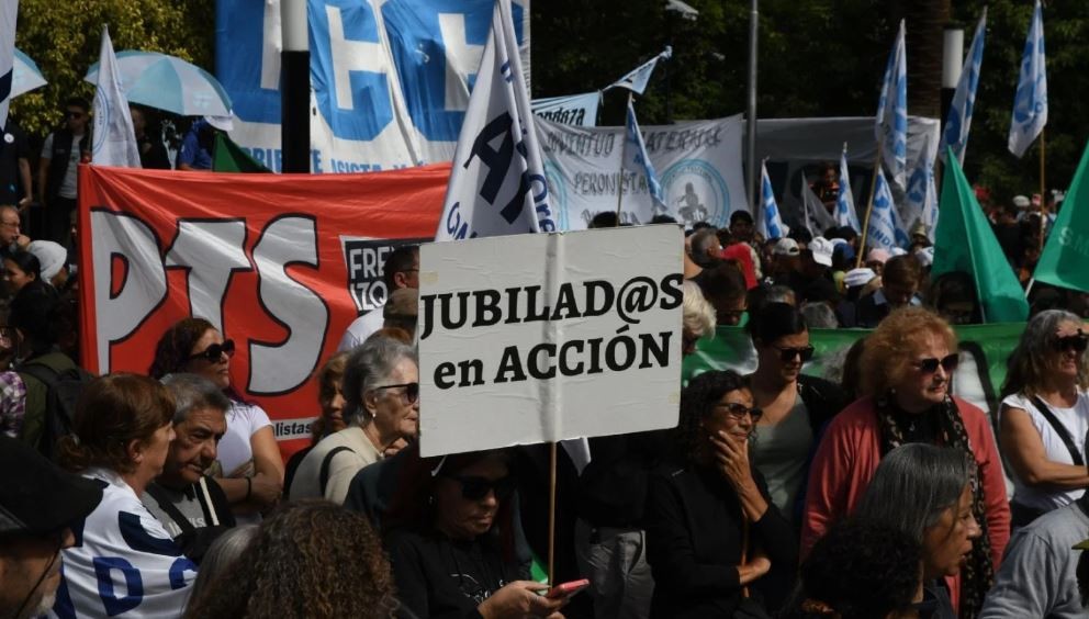 Milei vetará el aumento a jubilados si el Congreso lo aprueba