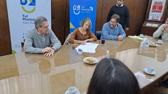 Félix cedió terrenos a las escuelas San Francisco Solano y Aprid