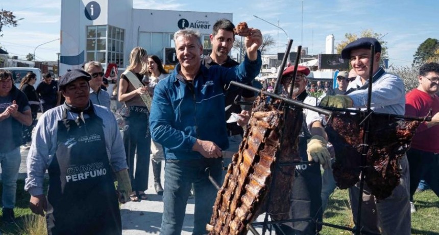 Presentaron oficialmente al pueblo la Fiesta Nacional de la Ganadería en el Km 0