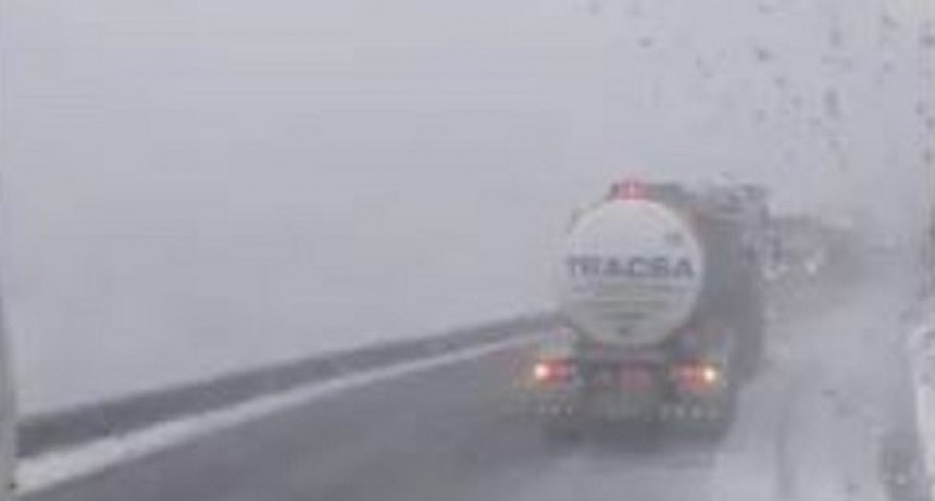 Cruce a Chile cerrado por Cristo Redentor ante pronóstico de nevadas