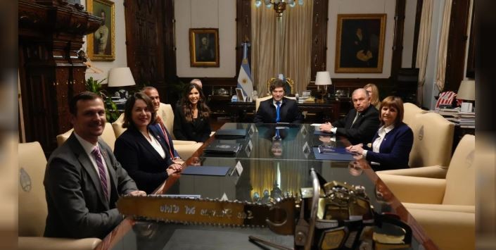 Argentina cooperará con EE.UU. en seguridad y firmó el ingreso al Programa de Exención de Visas