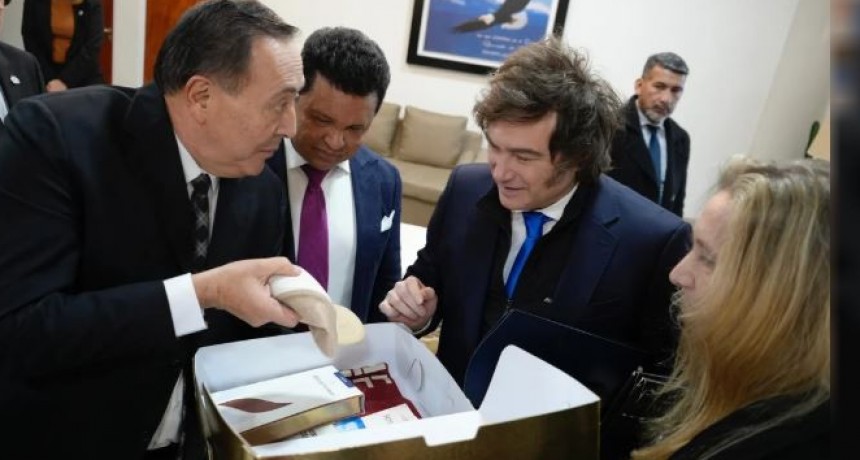 Lo que nos faltaba...! El delirante milagro del pastor amigo de Milei: dice que $100 mil se le transformaron en U$S100 mil 