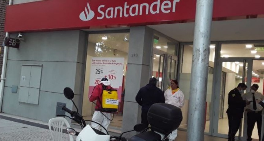 Banco Santander: Más de 1.500 telegramas de despidos en todo el país