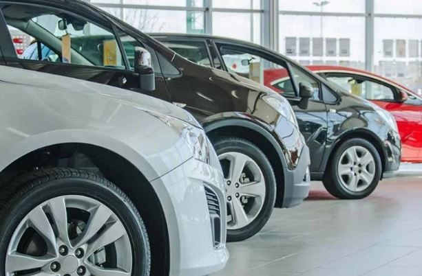 Incremento del dólar impulsa la mayor suba de precios de autos del año